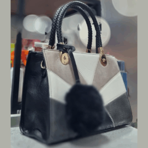 Bolso pompon Negro