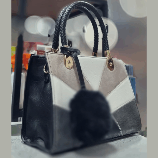 Bolso pompon Negro