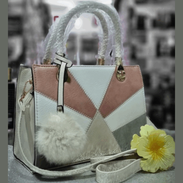 Bolso pompon beige